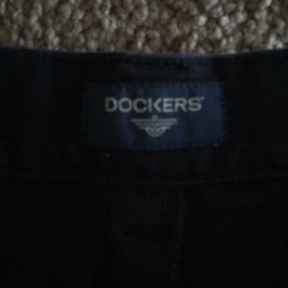 Dockers - Picture 2 of 3